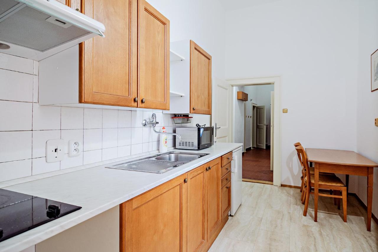 Apartament U Cerneho Medveda- At The Black Bear Praga Zewnętrze zdjęcie