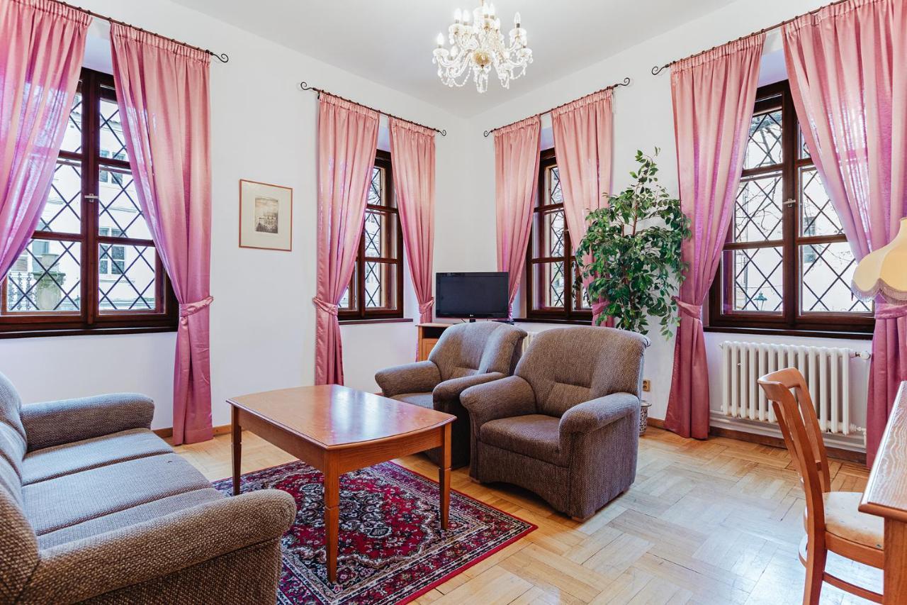 Apartament U Cerneho Medveda- At The Black Bear Praga Zewnętrze zdjęcie