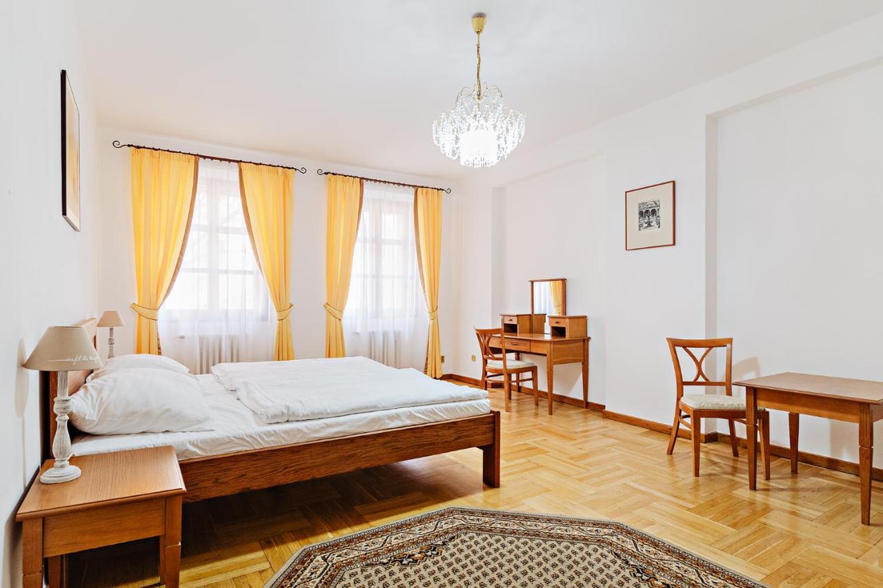 Apartament U Cerneho Medveda- At The Black Bear Praga Zewnętrze zdjęcie