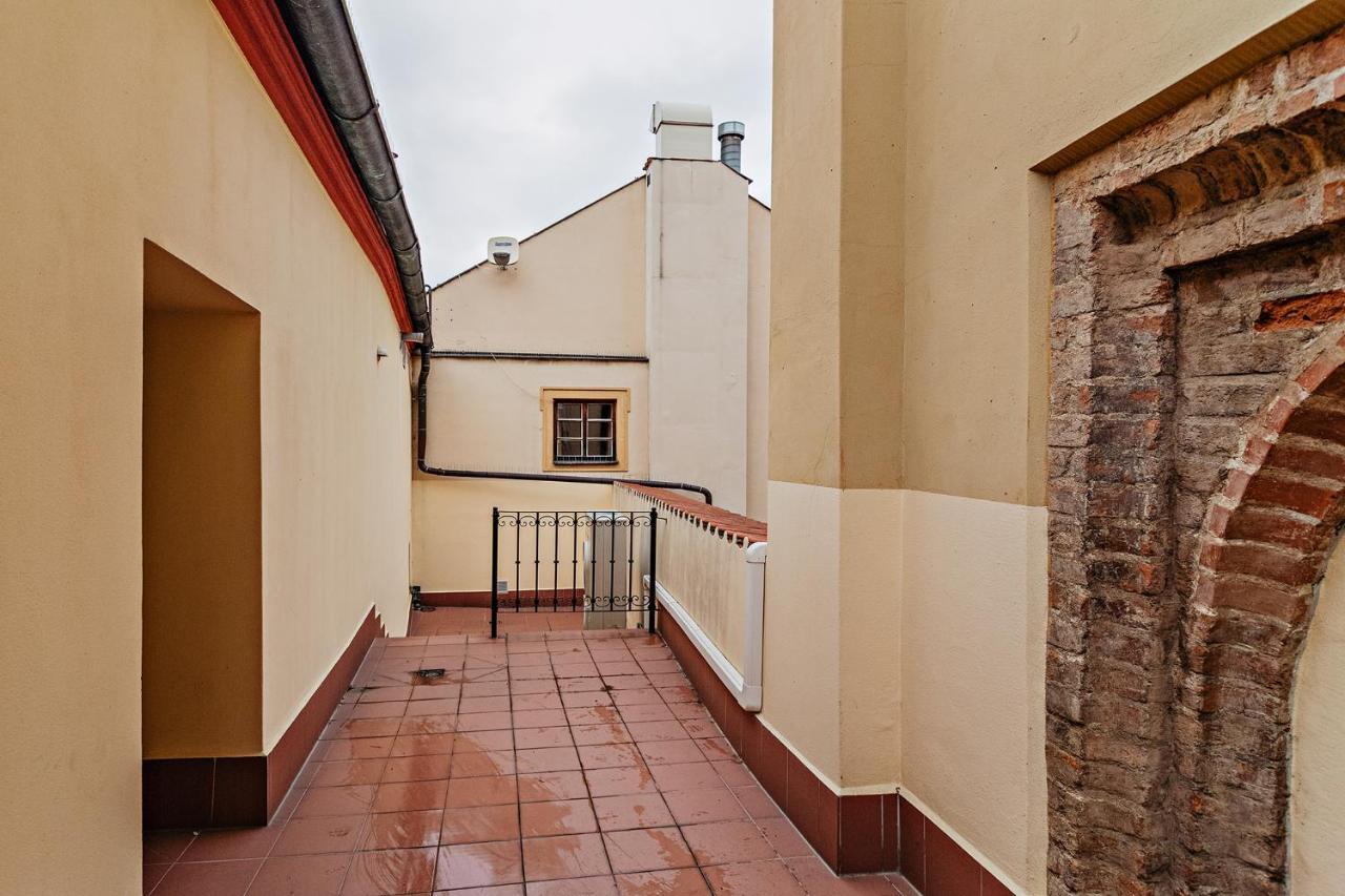 Apartament U Cerneho Medveda- At The Black Bear Praga Zewnętrze zdjęcie